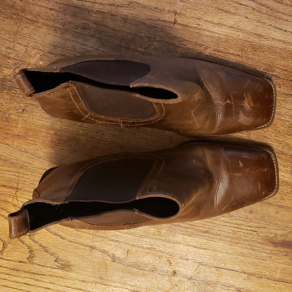 👢 ALDO Distressed Boots - Picture 6 of 9